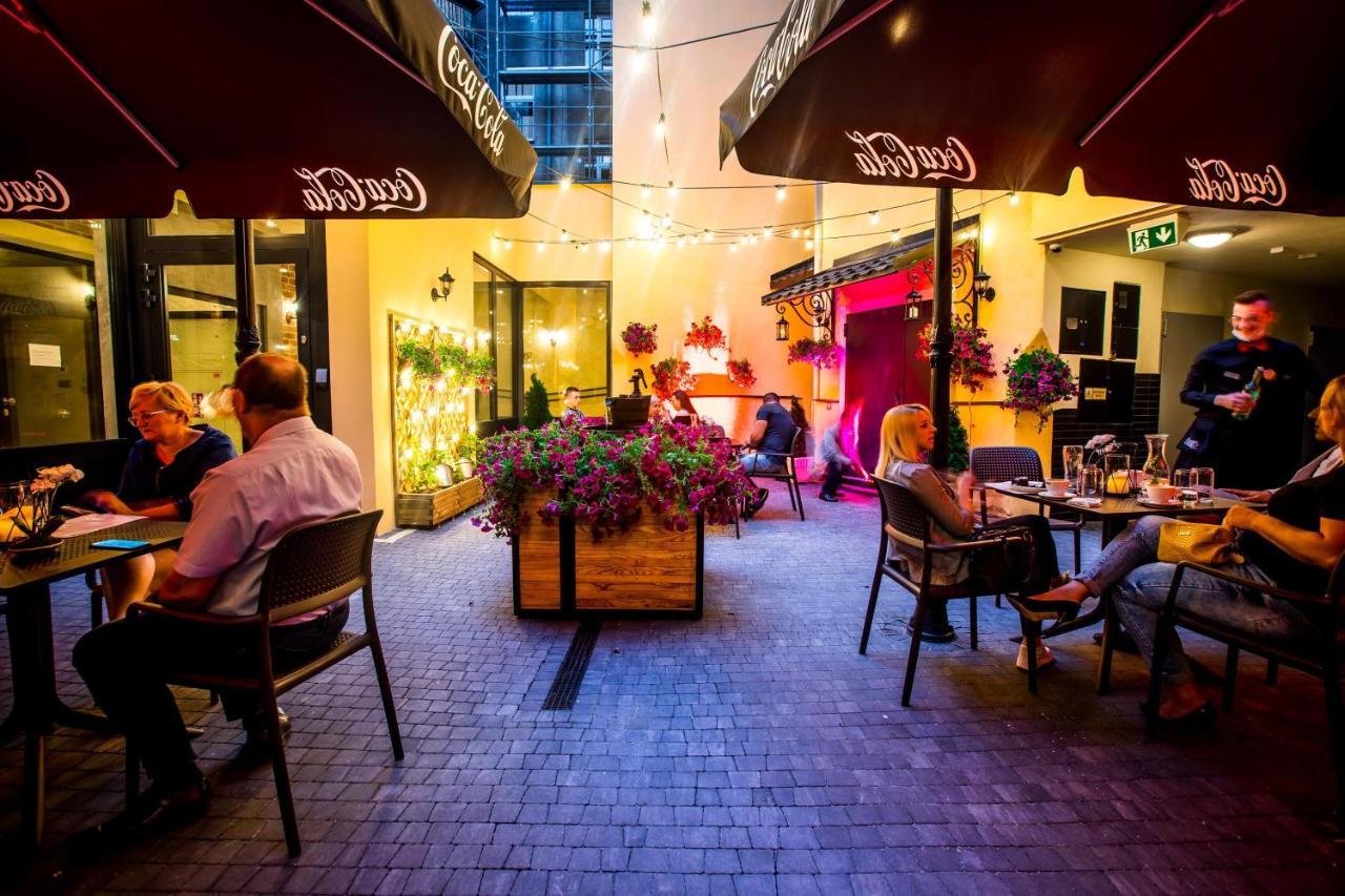 格利维策戴蒙特广场酒店 格利维采 外观 照片